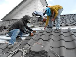 Best Emergency Roof Repair Services  in Kronenwetter, WI